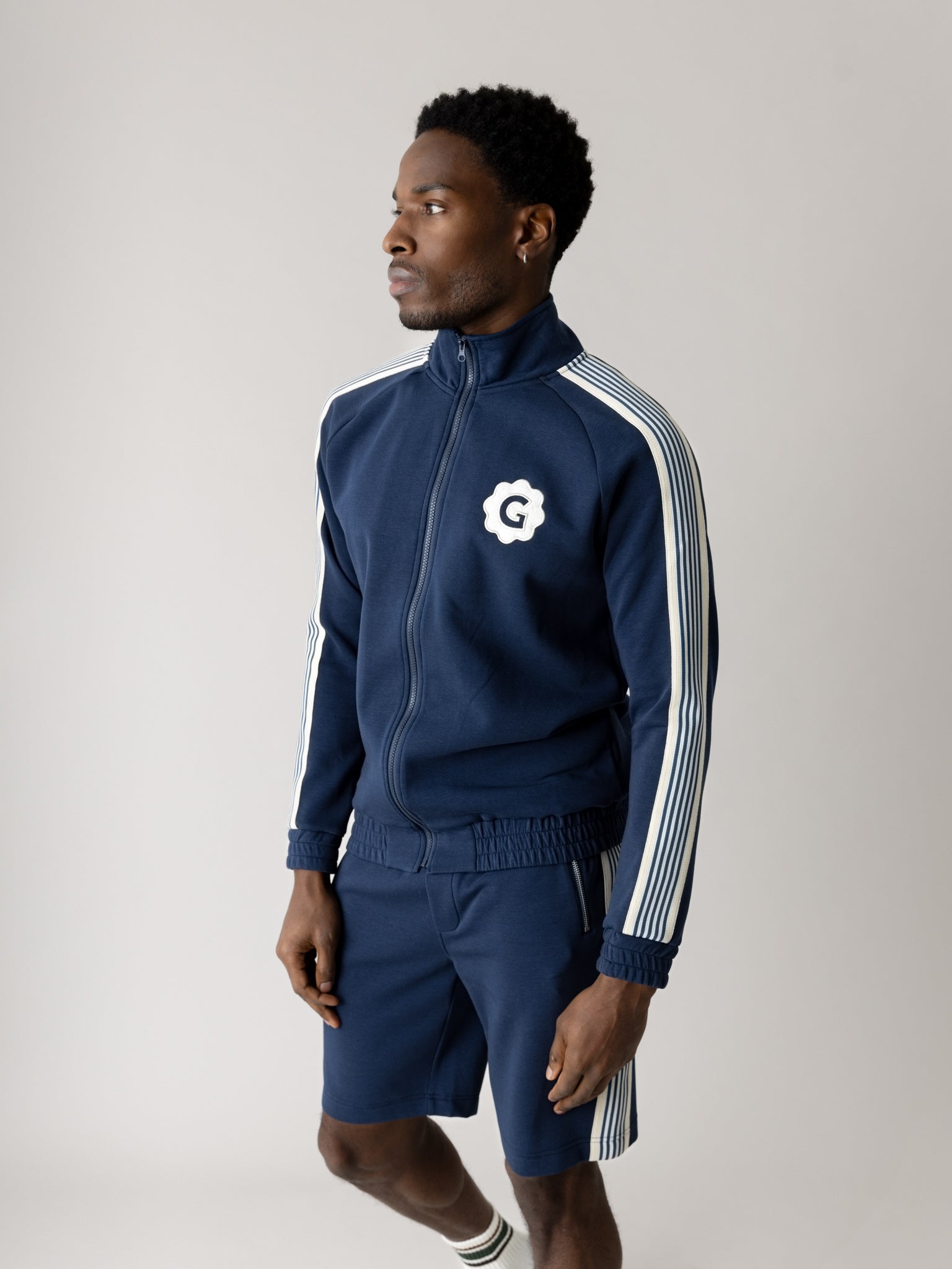 Modelshot / Navy / Detail